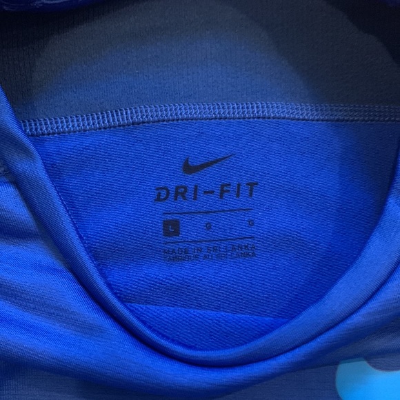 Nike Dri-Fit - Picture 2 of 3
